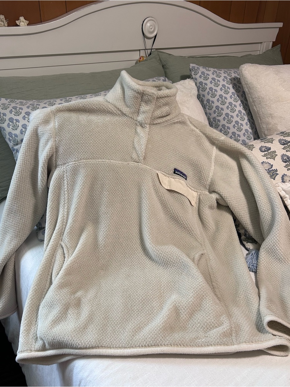 Patagonia Womans XL Polartec Thermal Pro  Fleece Pullover - Cream